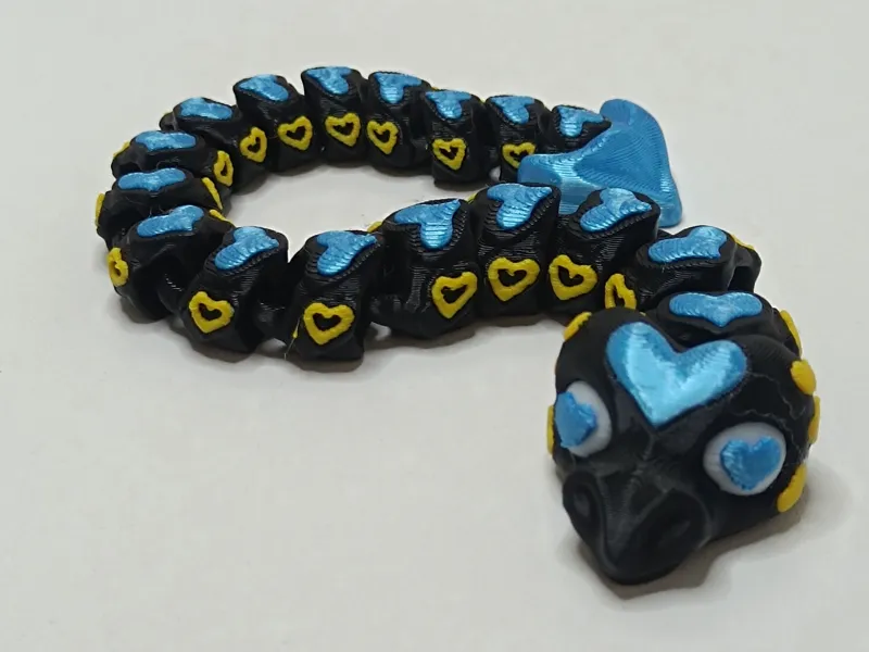 Cute Articulated Heart Mamba (Black)