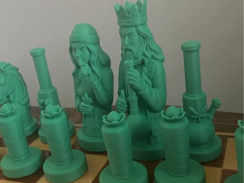 Mate in 420 ( weed-themed chess set)