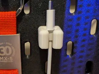Skadis USB Hanger