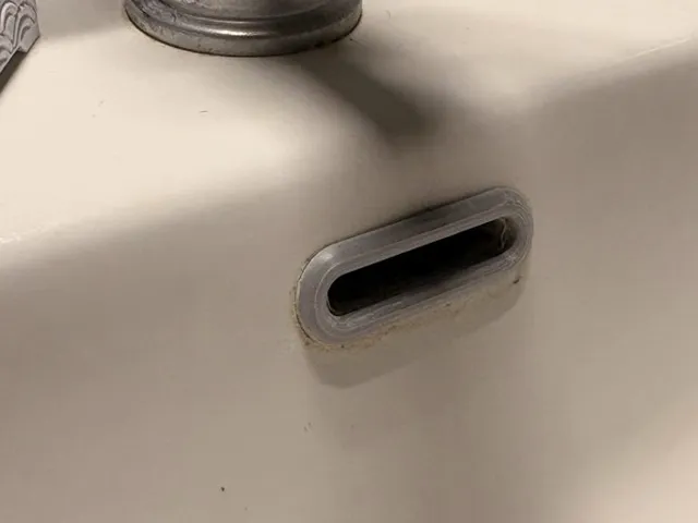 Cornice Copri-Sfiato per Lavabo