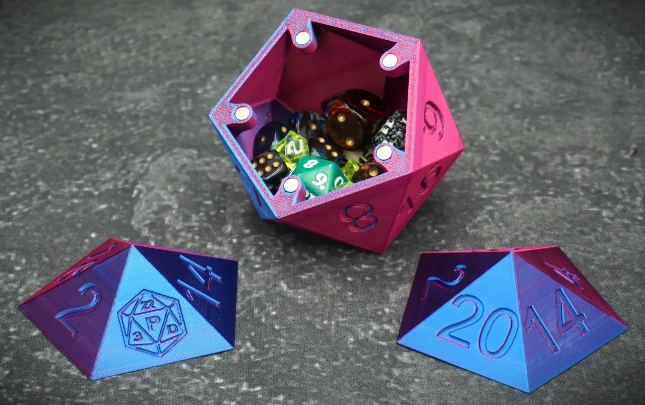 D20 Dice Box magnetic view 2