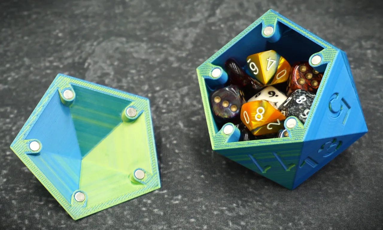 D20 Dice Box magnetic view 3