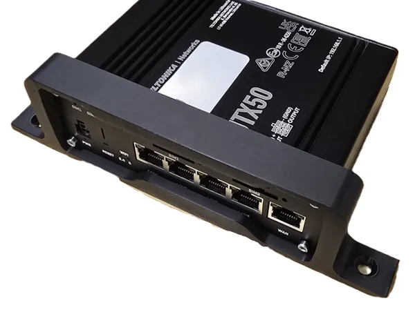 Support mural pour routeur 5G RUTX50