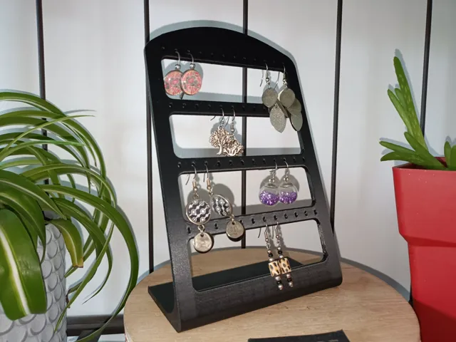 Simple Earrings Stand