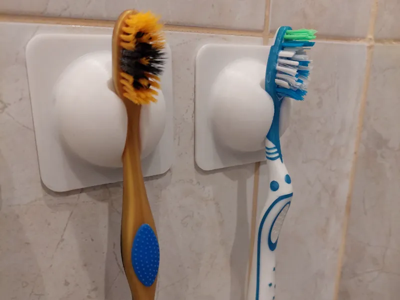Toothbrush holder