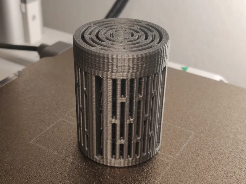 Silica gel basket for spool center