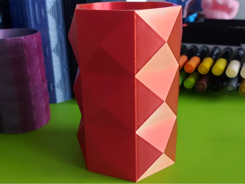 Vase / Stiftehalter Quadratmuster