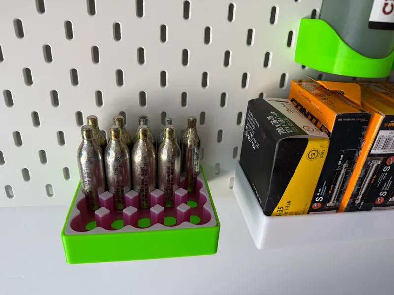 Skadis box for 16g CO2 cartidge holder print