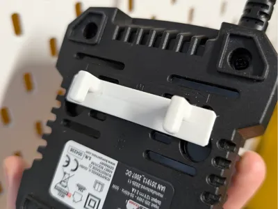 Minimal SKADIS Parkside 12V Charger Mount