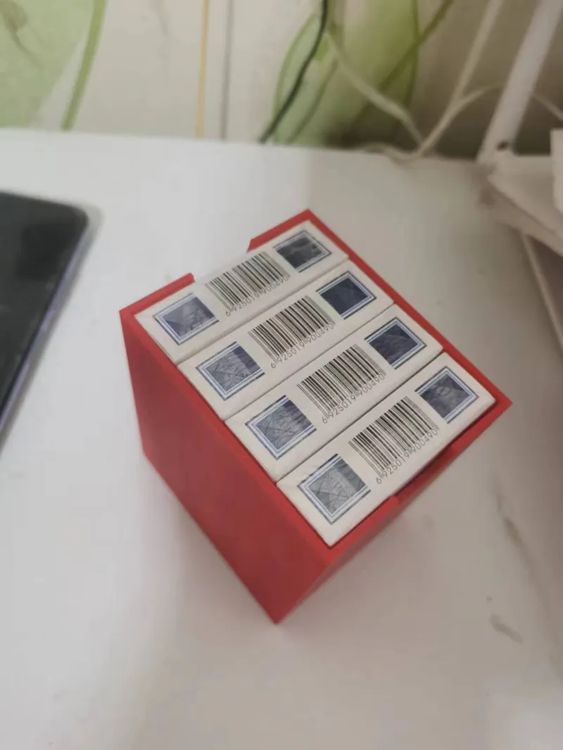 四幅扑克牌收纳盒——Four-Panel Playing Card Organizer