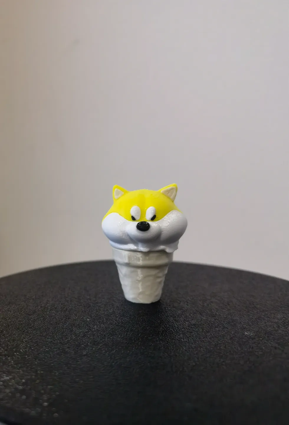 Miniatura 3 do modelo 3D 柴犬冰淇淋甜筒冰箱贴，柴犬冰淇淋甜筒摆件，分件打印，无需AMS
