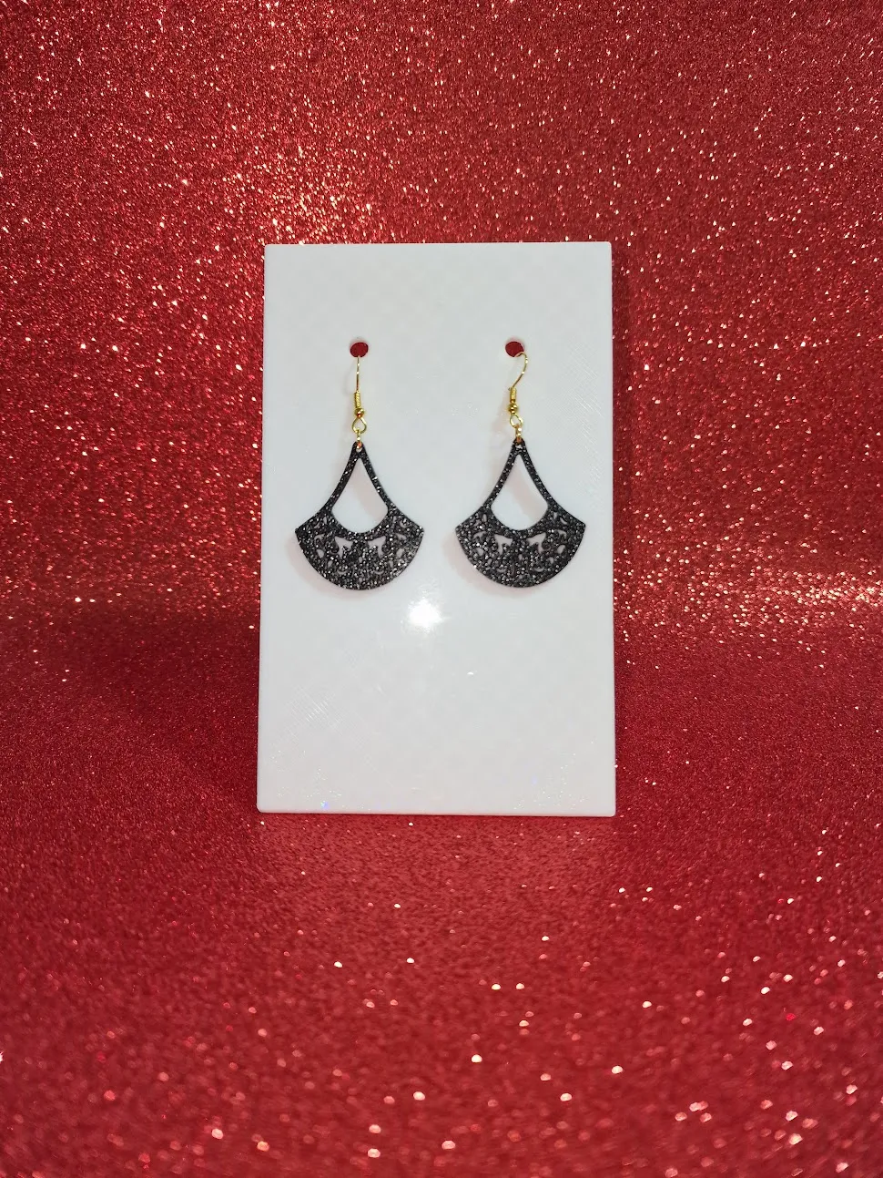 Elegant fan earrings view 2