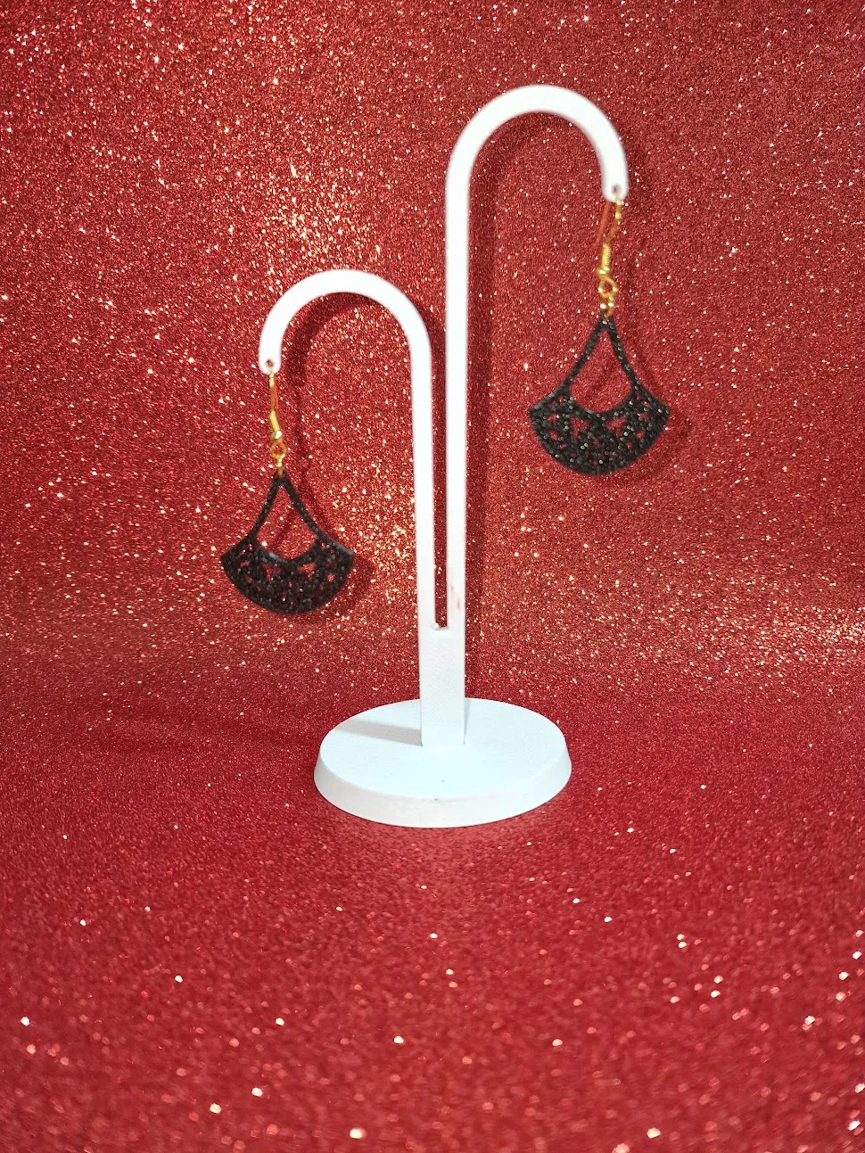 Elegant fan earrings view 3