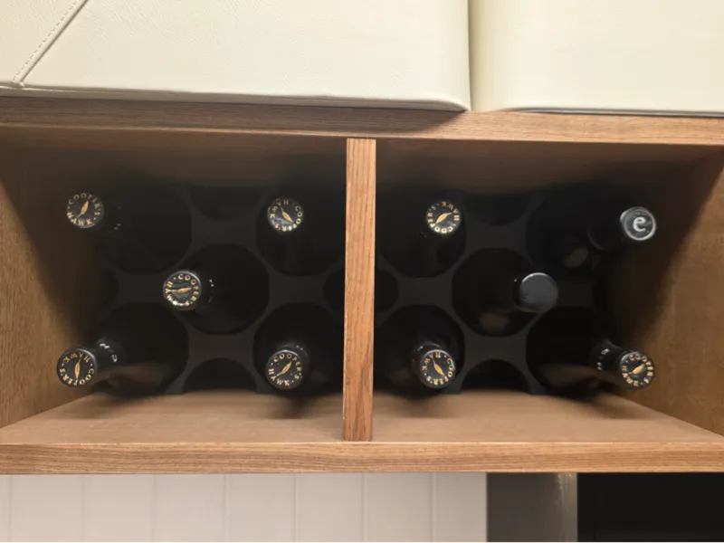 Vladholma Wine Holder