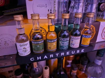 Miniature bottle holder - Chartreuse