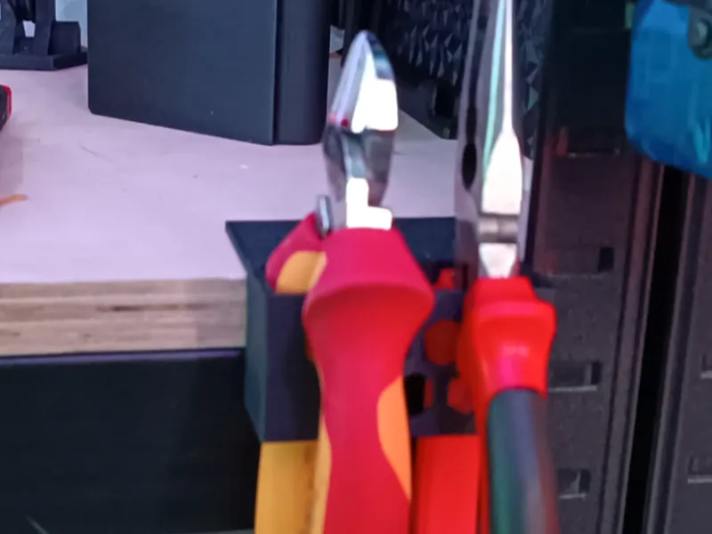 Plier storage - Shelf mounted