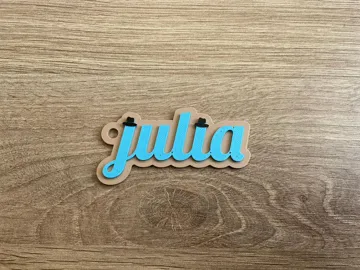 Llavero personalizado con nombre y detalle decorativo — vista de referencia 4