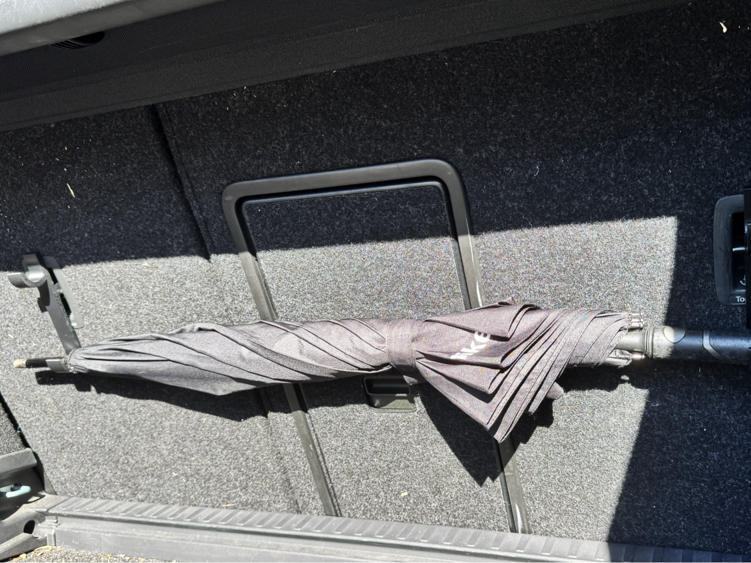 Car Seat ISOFIX Hook – Umbrella & Bag Organizer