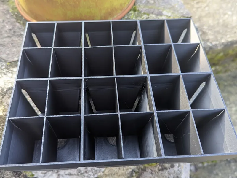 Divider for big seeder