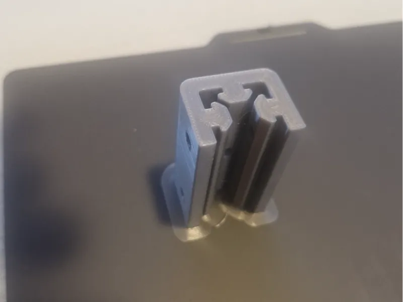 slider/holder for AL profile 2020