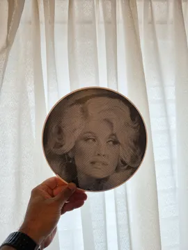 Cuadro decorativo en 3D: Dolly Parton Tribute - Spiral Illusion Wall Art — vista de referencia 4