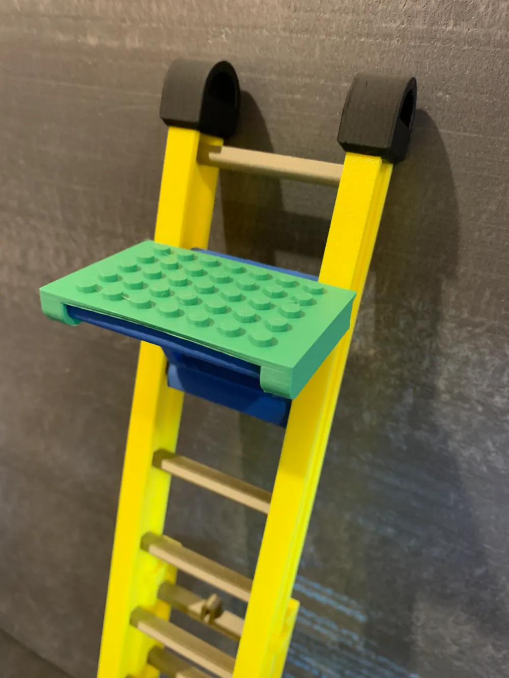 Extension Ladder Display Stand (Bricks add-on) by Zzz3DSelkirk - MakerWorld