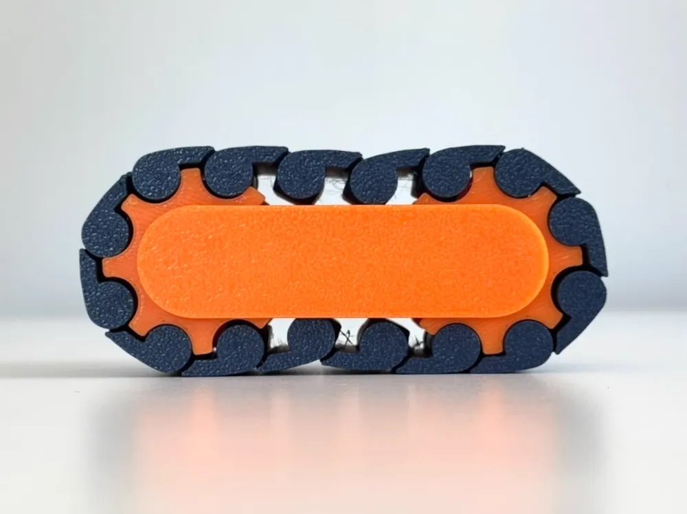 Objeto manipulable: Tread Roller Fidget Toy. Referencia del modelo original.