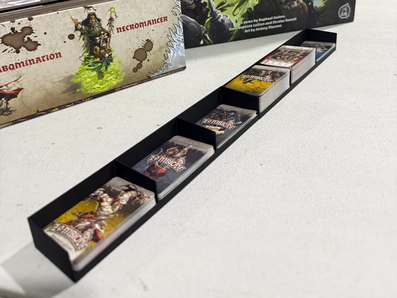 ZOMBICIDE WHITE DEATH – FROSTBITE CARD HOLDER