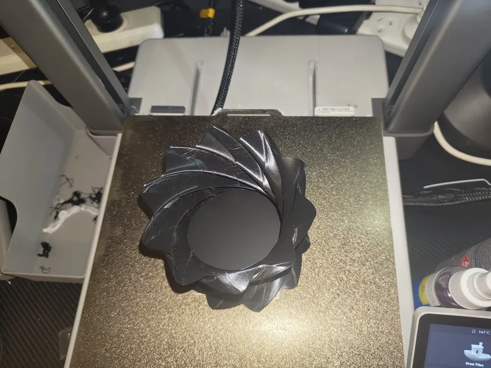 slightly flexy interesting vase by ozmunds layer lab MakerWorld ...