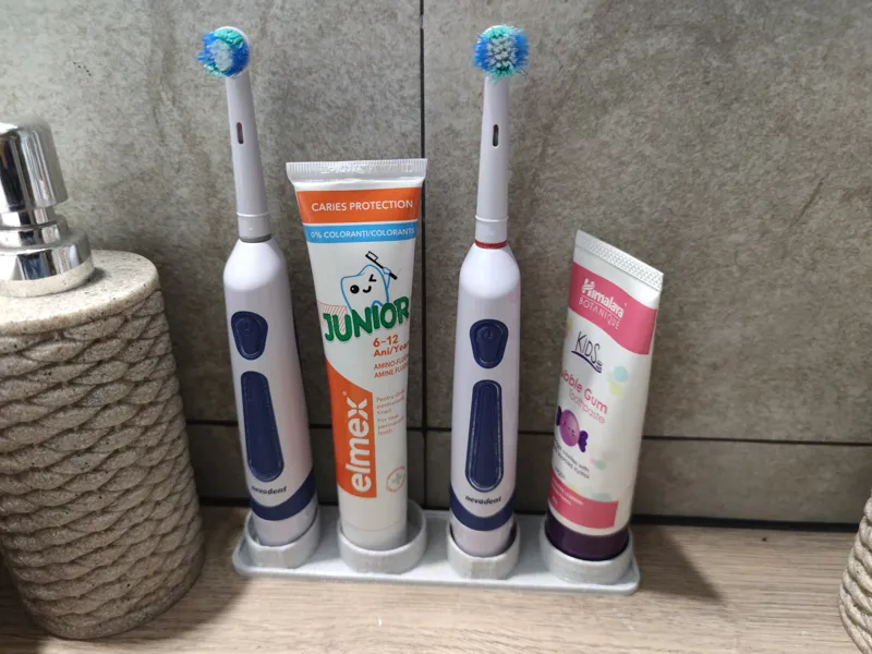 Toothbrush holder