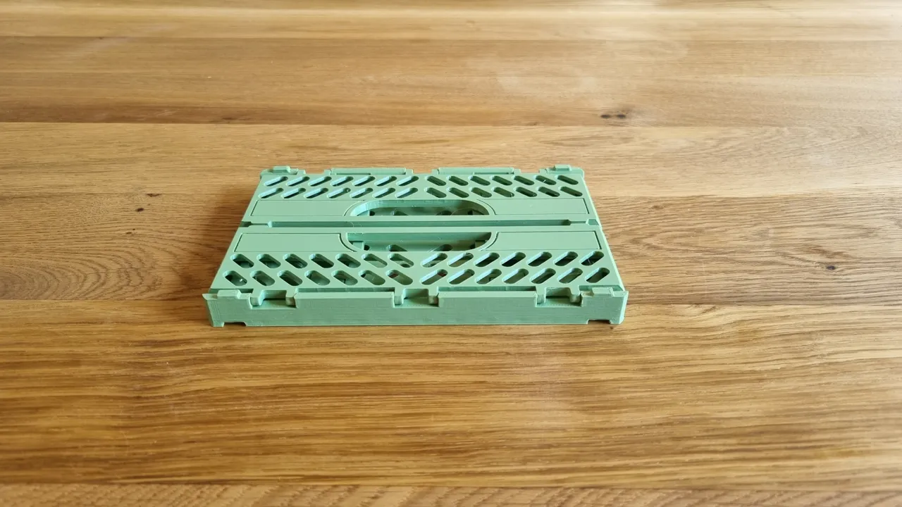 Foldable and stackable Crate view 3