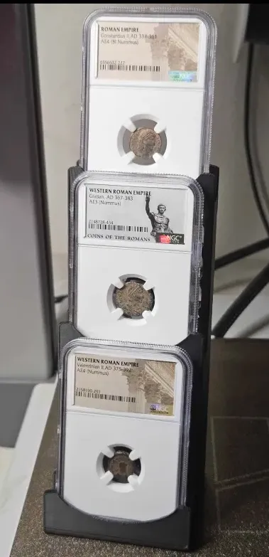 Coin Slab Display Triple Stack modern design - Free 3D Print Model ...