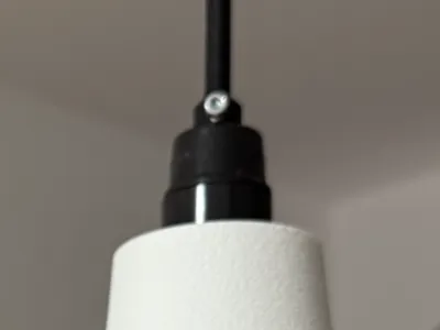 Cable grip for E14/E27 bulb holder