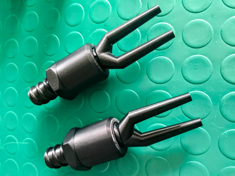 Tennis net post height adjuster