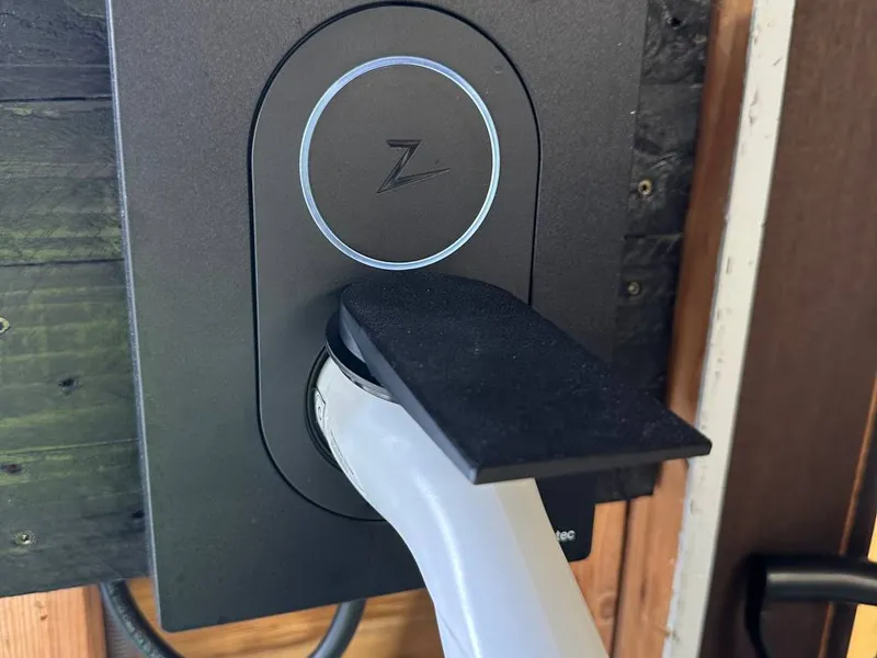 Charging Lid Opening Helper