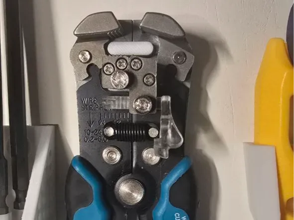 Wall mount Wire Stripper