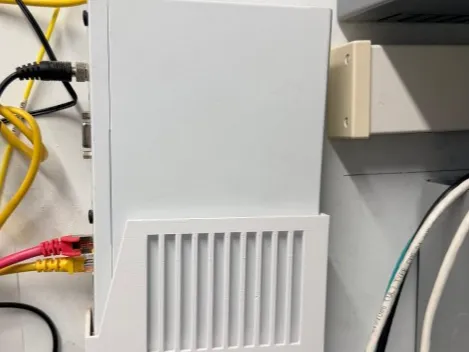 Sophos SG 105 Wall Mount + Wall Holes Guide