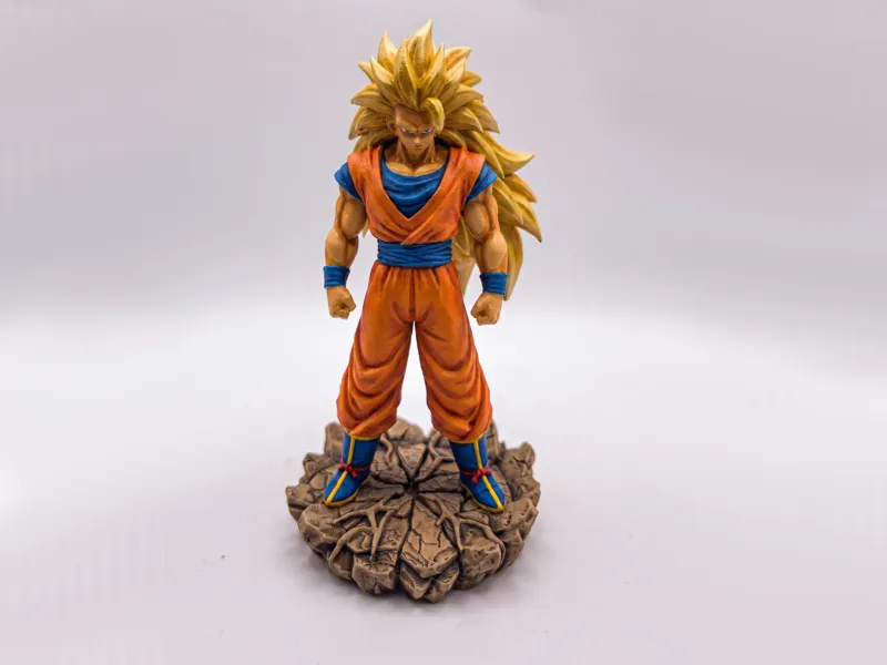 Goku Super Saiyan 3 figurine