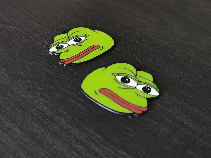 Pepe the Frog keychaing (on both side)