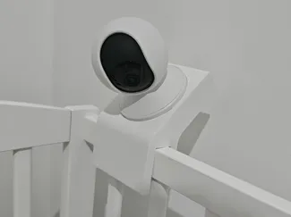 REOLINK E1 PRO CAMERA MOUNT FOR A BABY BED