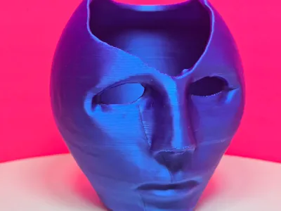 Alien Head Vase/Pen Holder