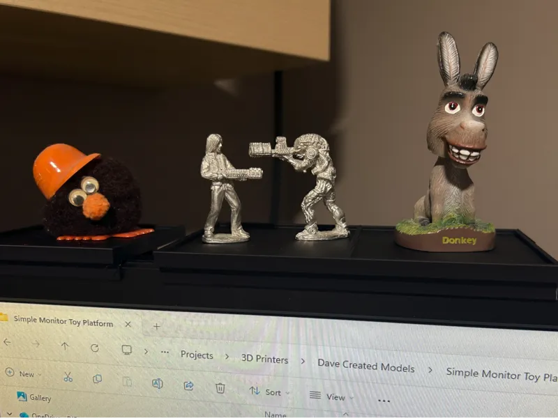 Simple Monitor Toy Platform