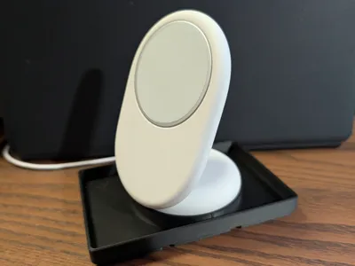Gridfinity for Pixelsnap charger with stand