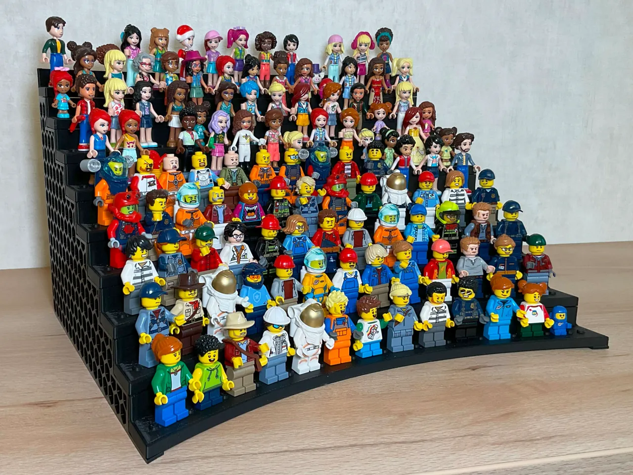 Brick Minifigure Grandstand var. for up to 117 Fig view 4