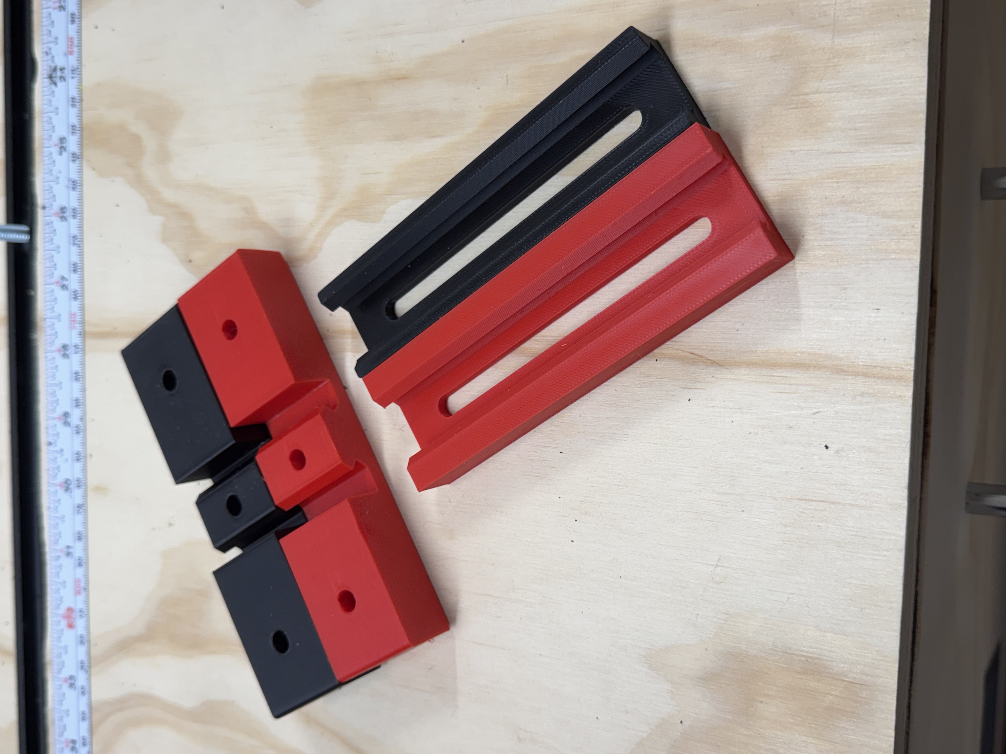 Miniatura 1 do modelo 3D MITER STATION STOP BLOCK