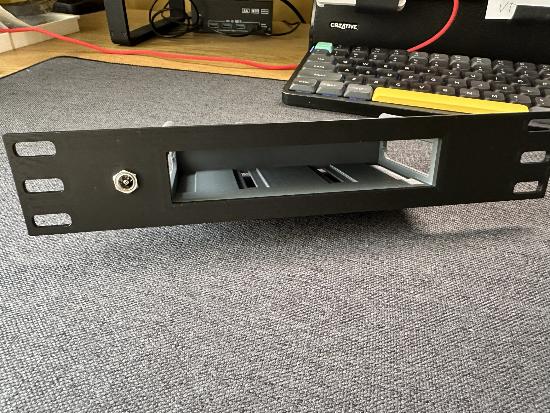 10" Server rack 1U panel - LS1008G TP Link switch