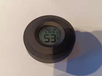 Quick Hygrometer Holder for Storage Containers (7min)