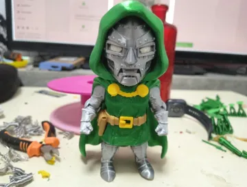 Modelo para impresión 3D: DR DOOM, EN MULTIPARTE — vista de referencia 5