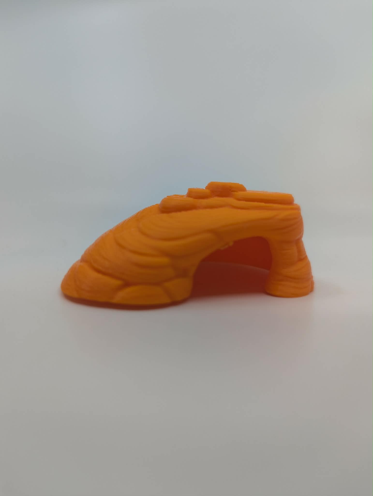 3Dプリント 砂岩スロープハイド – 砂漠の岩のシェルター - 無料3D