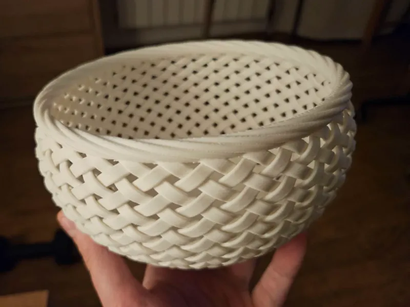 Basket (woven)